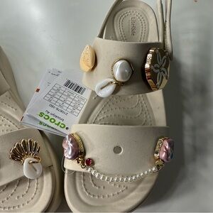 Crocs Jibbitz Gold Pearl Seashell